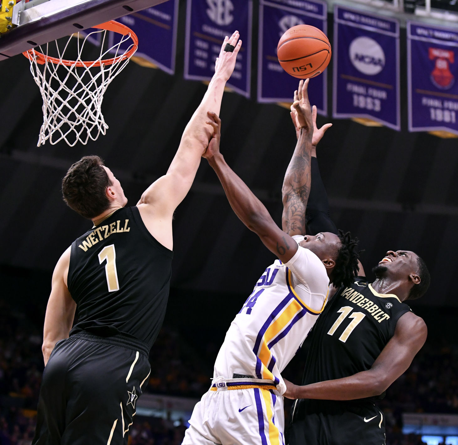 lsuvanderbiltbasketball.031019 HS 1880.JPG